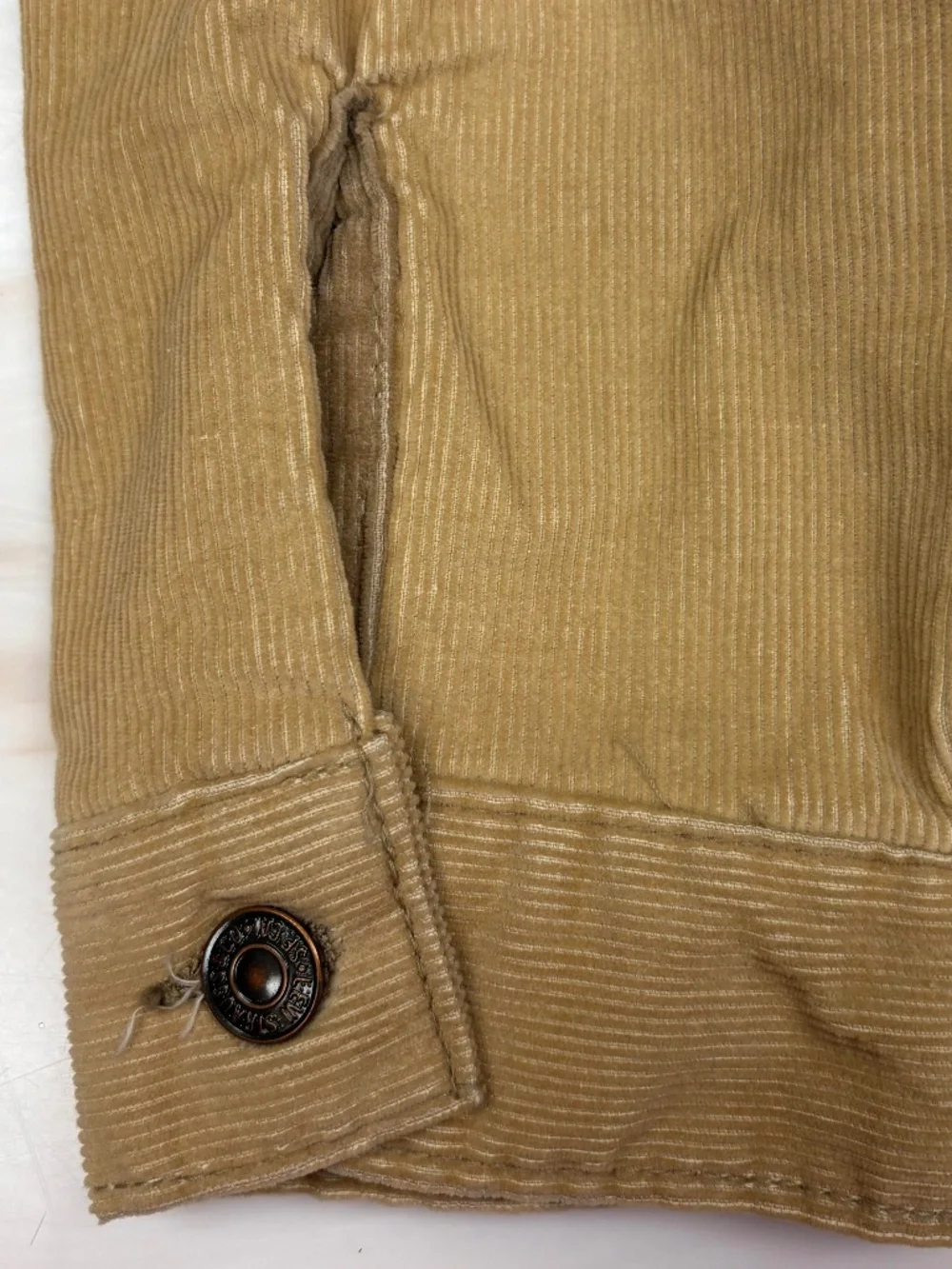 Vintage 70's Levi's Tan Corduroy Western Trucker Jacket Size 42 Made USA Pockets - Picture 11 of 13